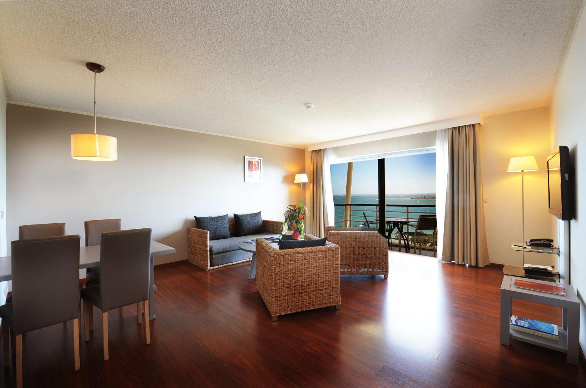 Hilton Noumea La Promenade Residences מראה חיצוני תמונה